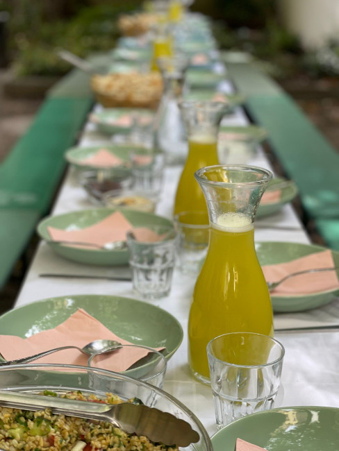 Brasilianisches Dinner im Hof